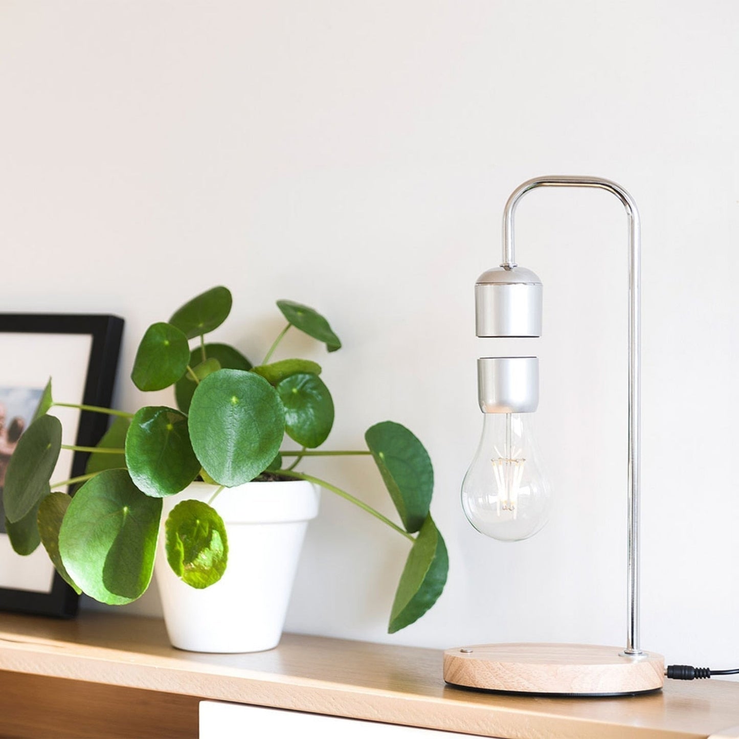 Levitating Smart Lamp | TRENDESSENTIAL 